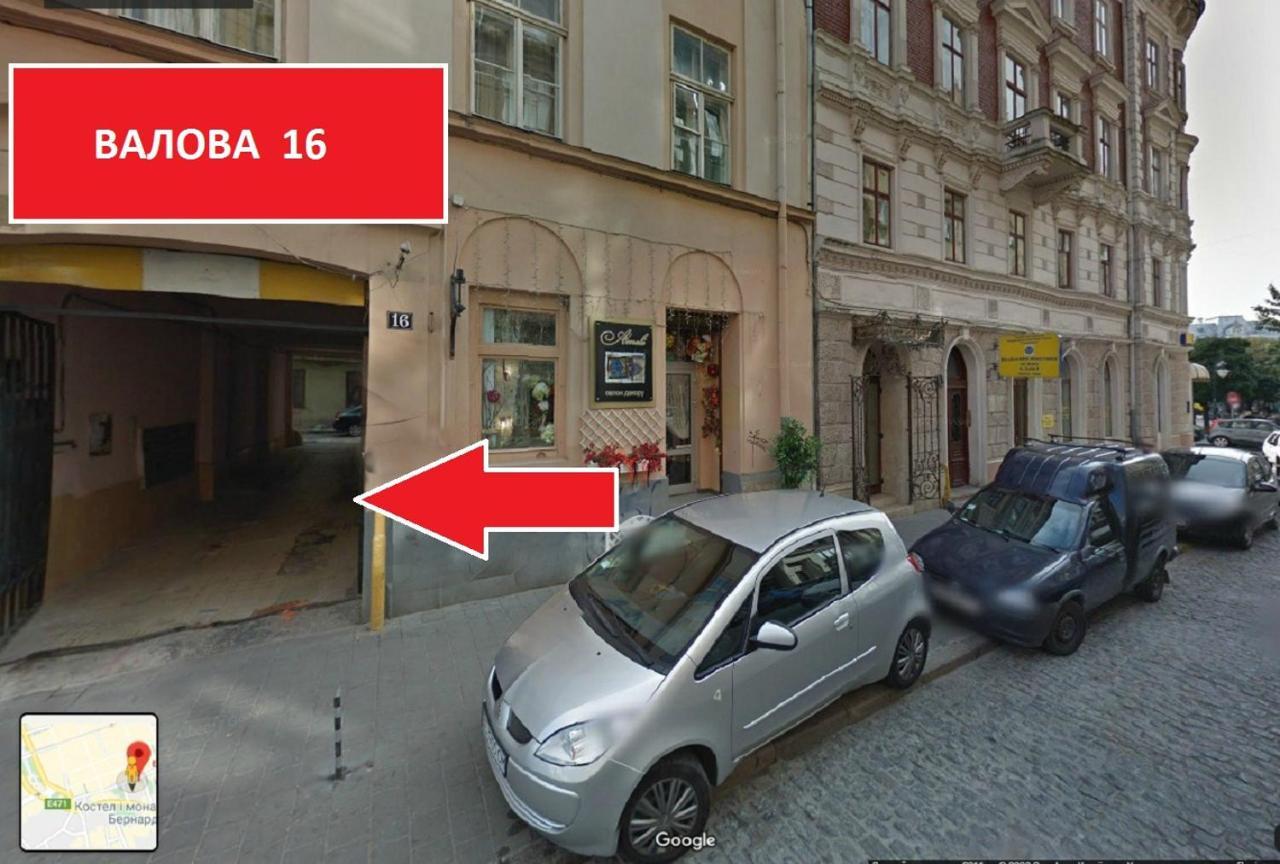 Apartments On Valova 16, On Market Square Lviv Bagian luar foto